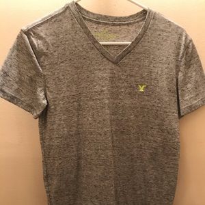 American Eagle v-neck tee